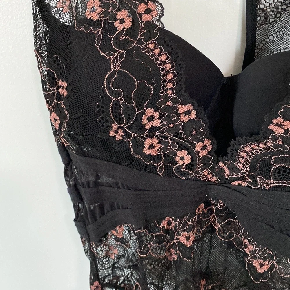 Sophie B. Floral Bodysuit. Size Small
